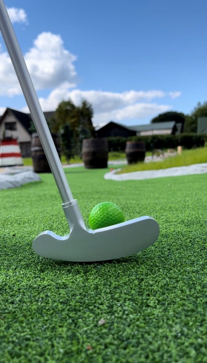 1. Minigolfa laukums